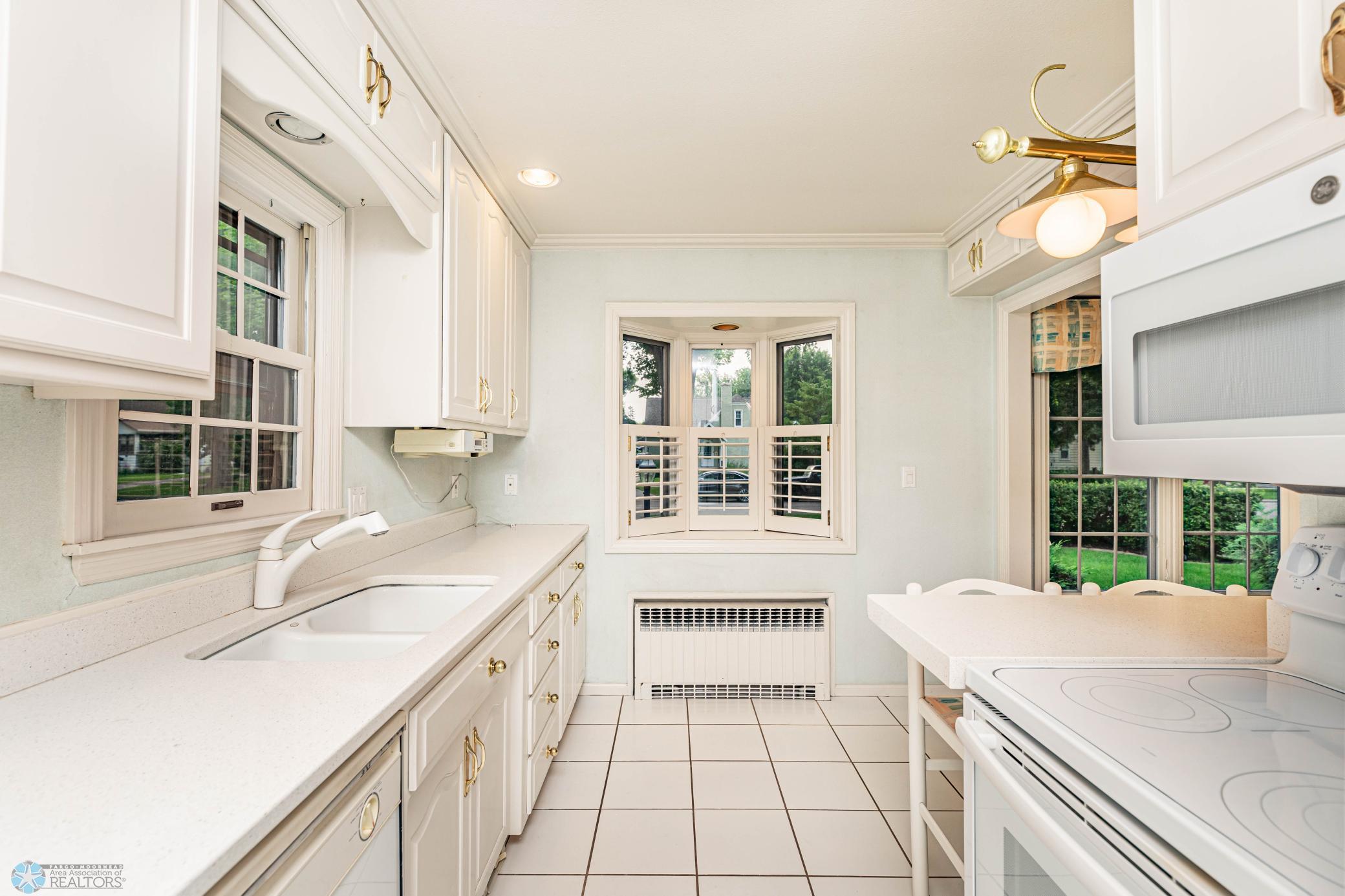 Kitchen off rear entry