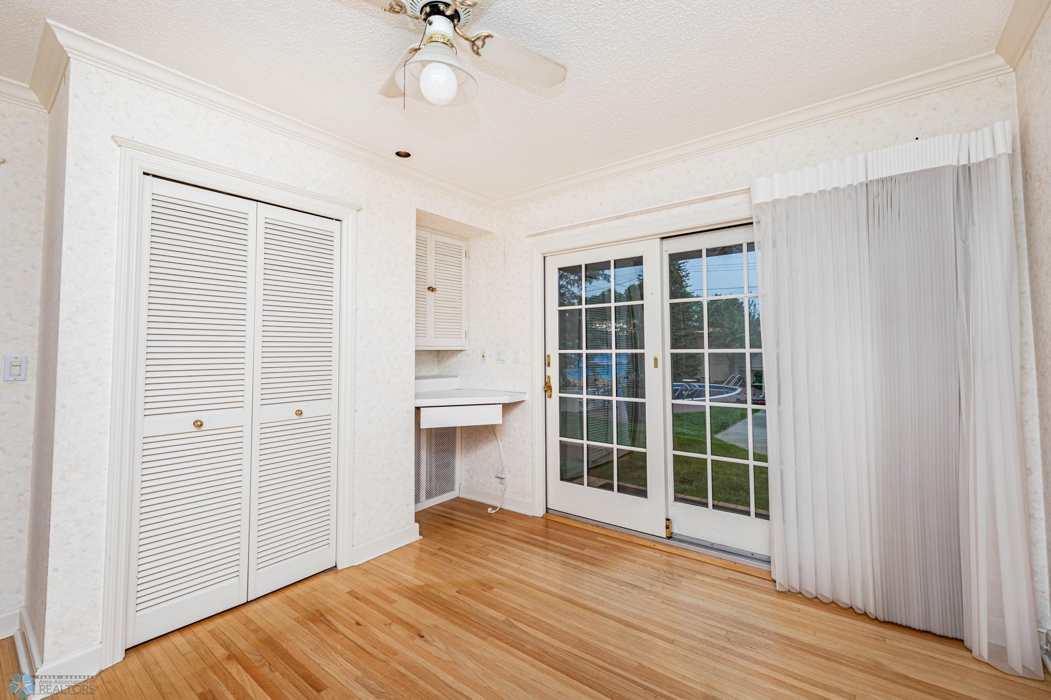 Sunroom/Past Bedroom 4 Main