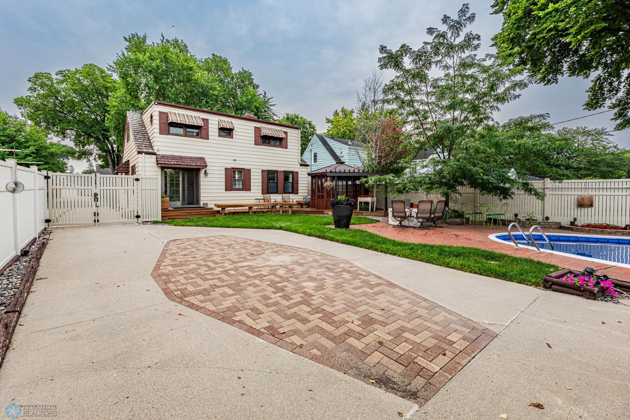 House Rear/Inlayed Paver Driveway