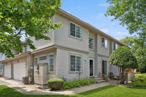 1056 Lovell Avenue W, Roseville, MN 55113
