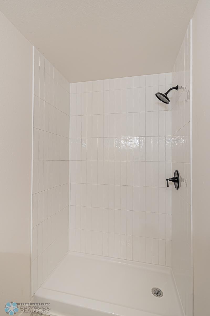 1614 7th St N, Fargo, ND-19.jpg
