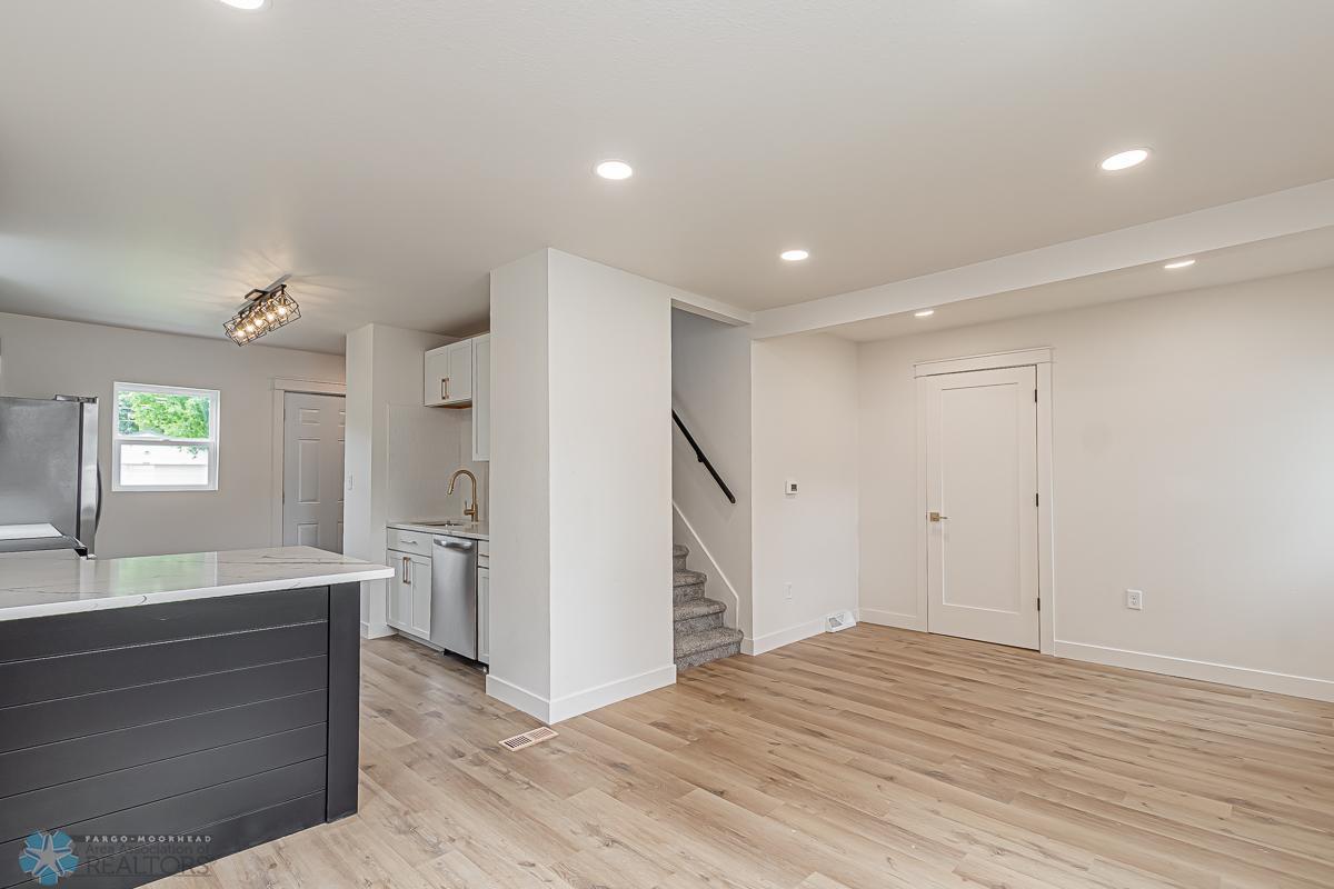 1614 7th St N, Fargo, ND-08.jpg