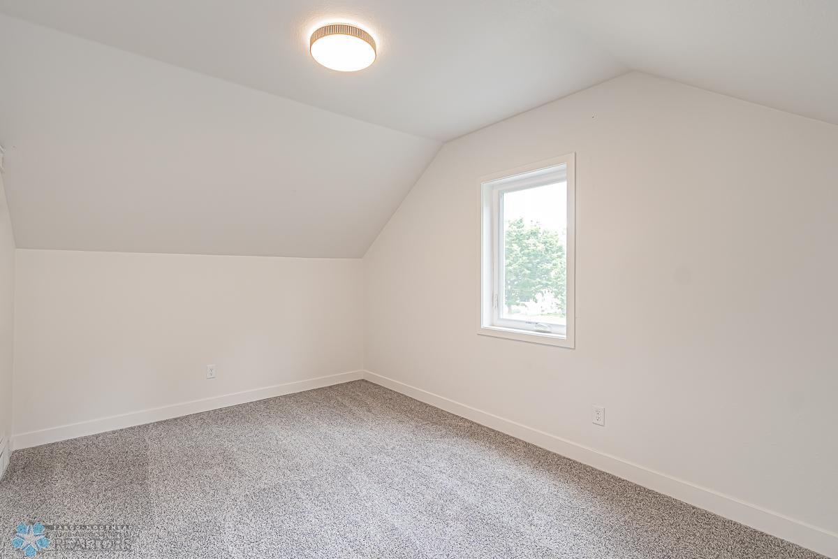 1614 7th St N, Fargo, ND-03.jpg