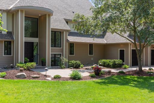 13933 Oakland Place, Minnetonka, MN 55305