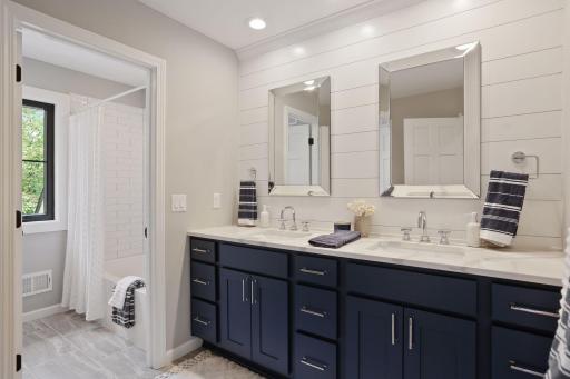 13933 Oakland Place, Minnetonka, MN 55305
