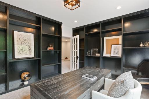 13933 Oakland Place, Minnetonka, MN 55305