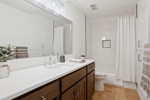 13933 Oakland Place, Minnetonka, MN 55305
