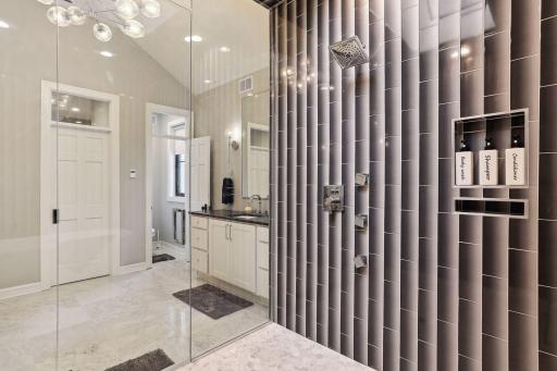 13933 Oakland Place, Minnetonka, MN 55305