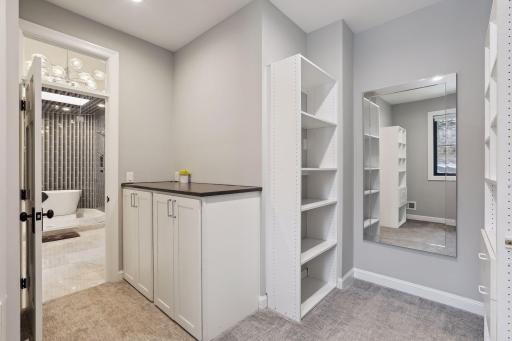 13933 Oakland Place, Minnetonka, MN 55305