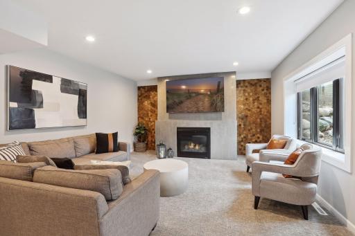 13933 Oakland Place, Minnetonka, MN 55305