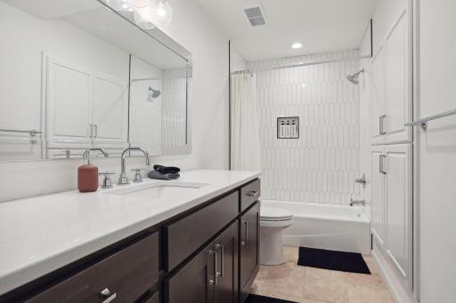 13933 Oakland Place, Minnetonka, MN 55305