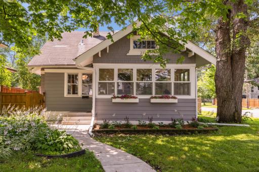 Wonderful craftsman bungalow in a great Mac-Groveland neighborhood!