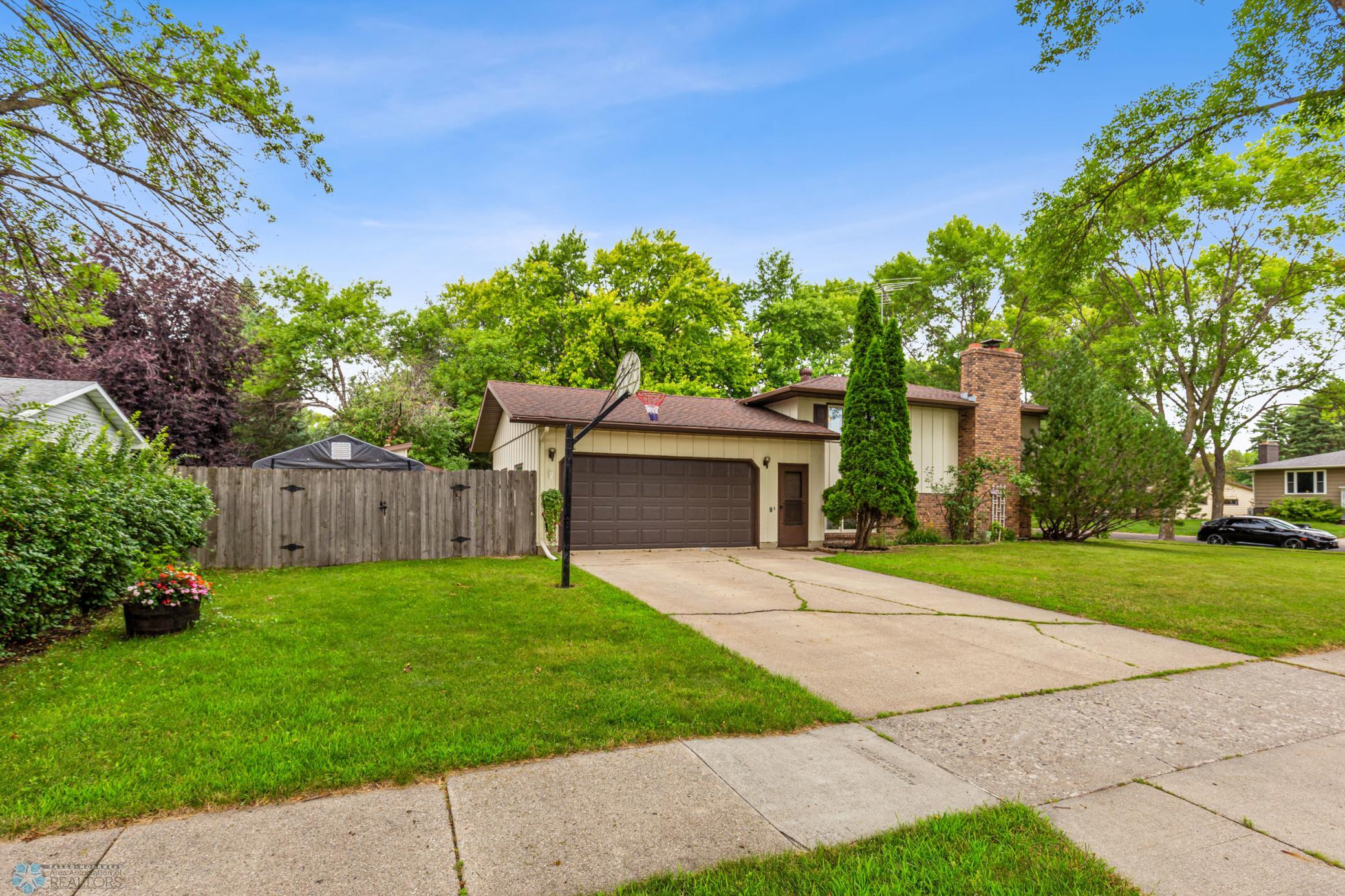 Garage/Driveway