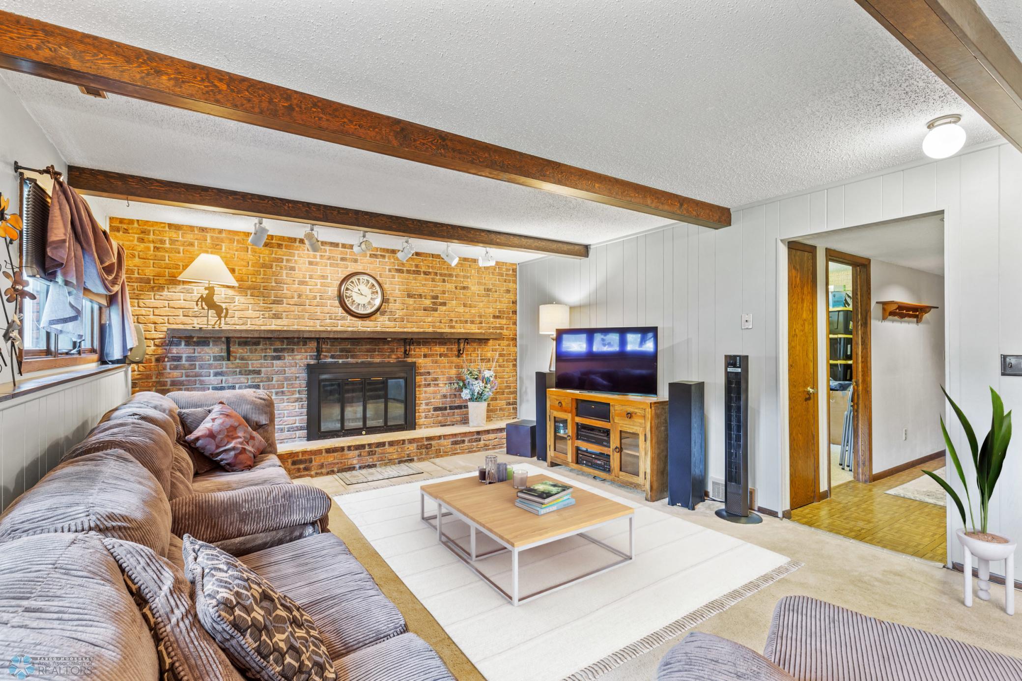 Virtual Staging - Family Room