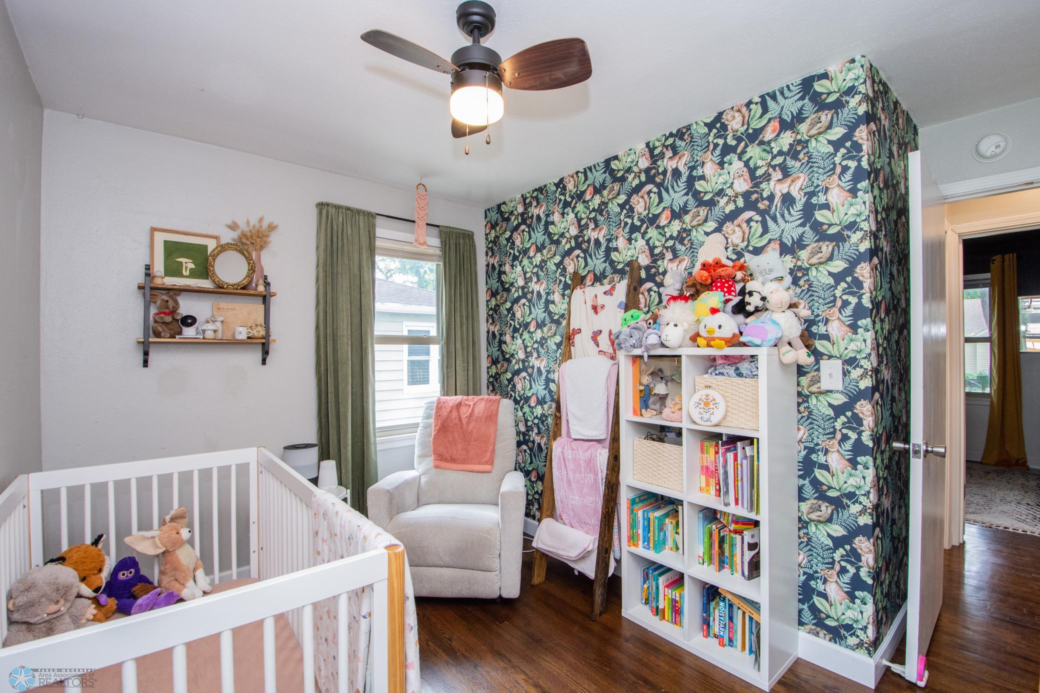 2nd bedroom