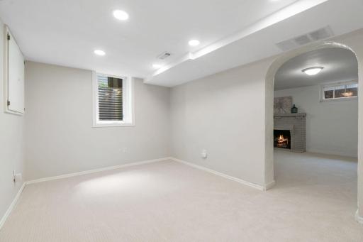 Flex Room w/ option to close off archway and use as bedroom