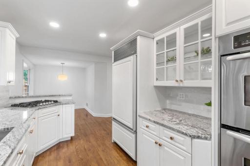 Granite countertops w/ stunning subway tile backsplash
