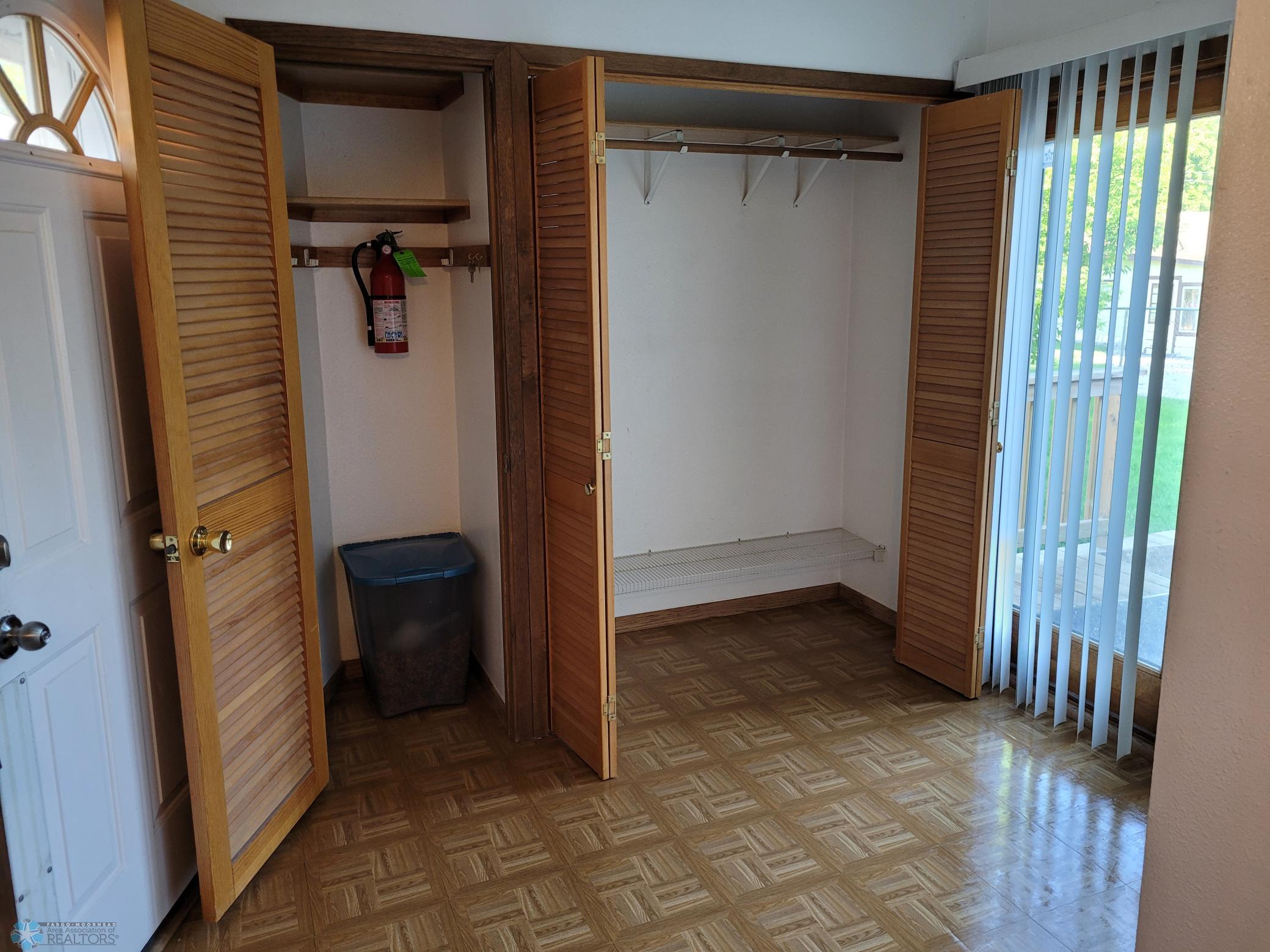 rear foyer to deck #3