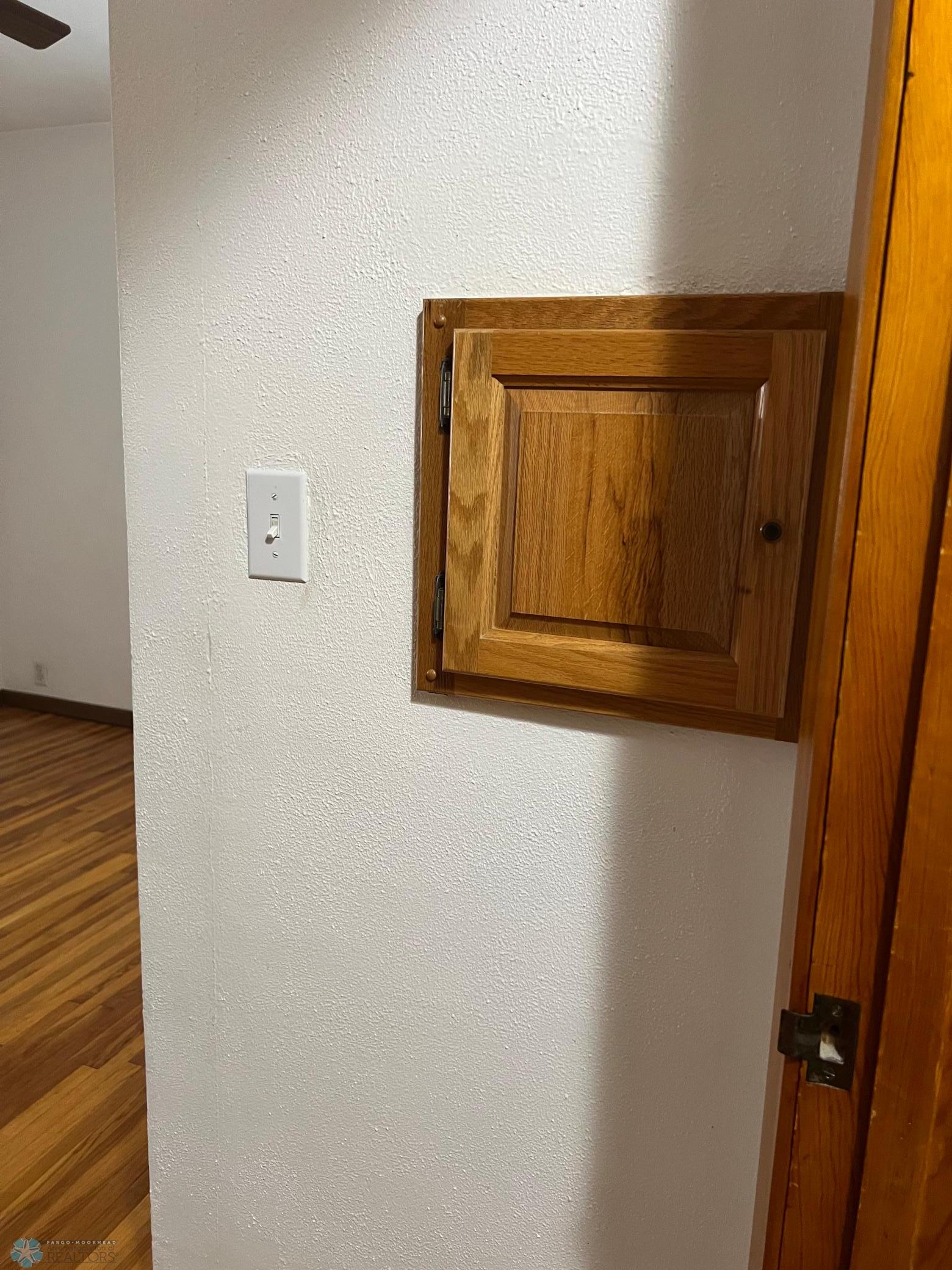 Clothes chute