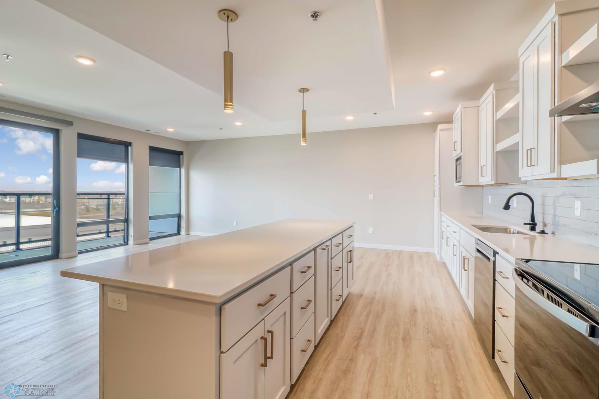 Kitchen1_3.jpg