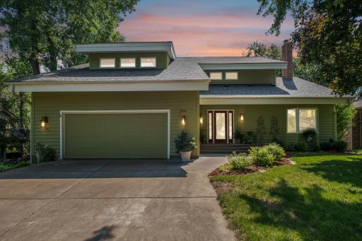 4040 Lakehill Circle, White Bear Lake, MN 55110
