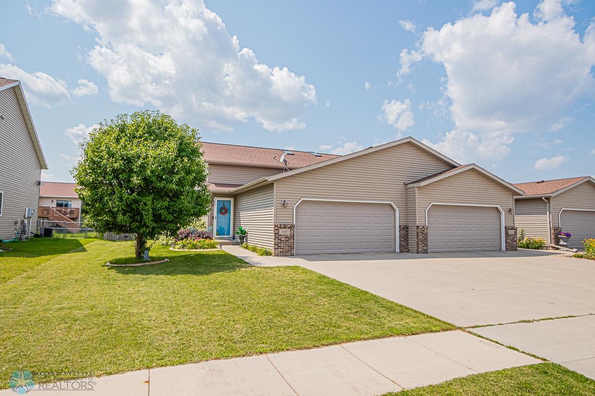 3605 taylor st s, fargo, nd 58104-01.jpg