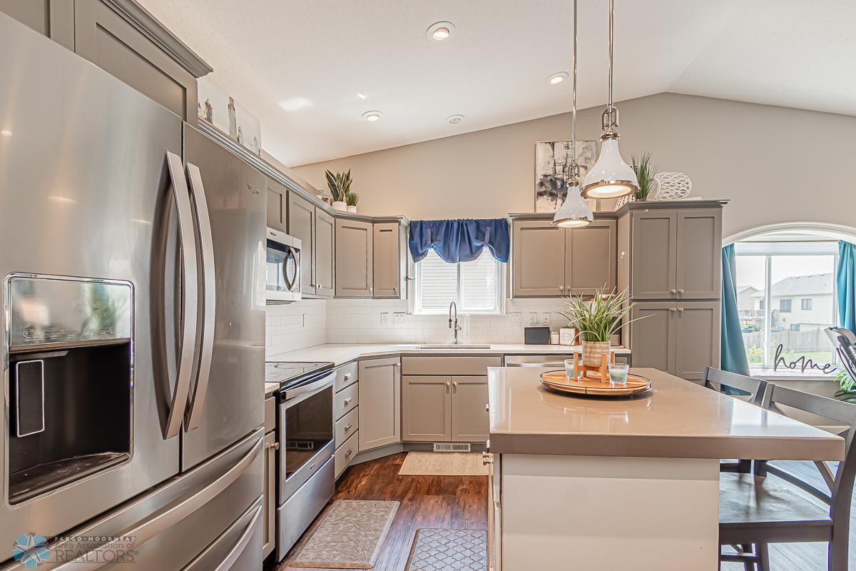 3605 Taylor St S, Fargo, ND 58104-08.jpg
