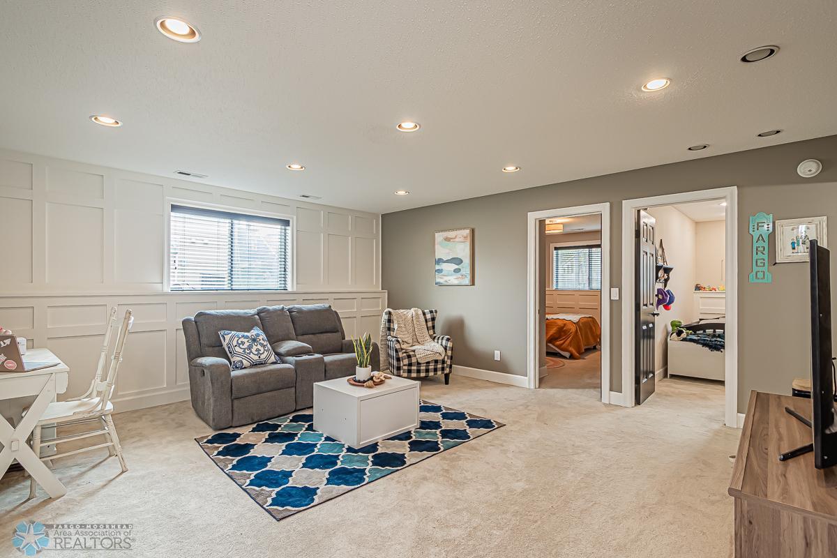3605 Taylor St S, Fargo, ND 58104-22.jpg