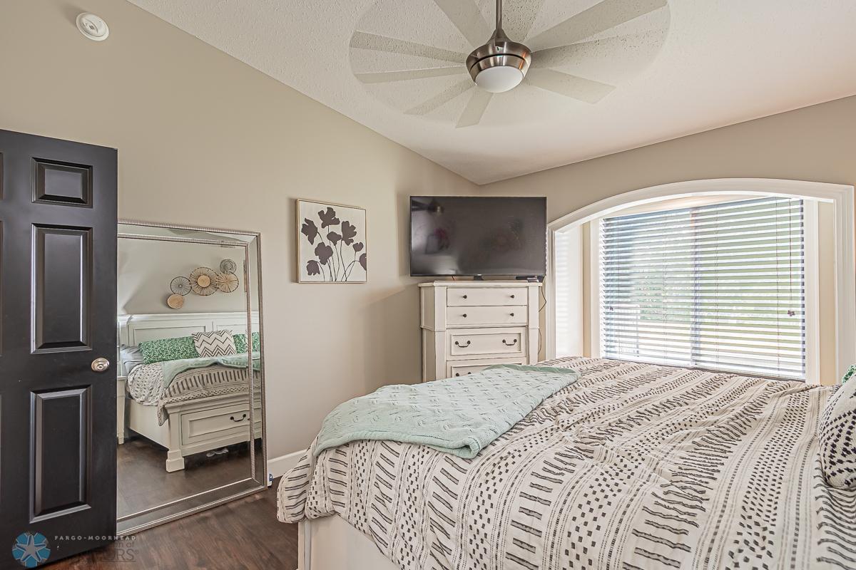3605 Taylor St S, Fargo, ND 58104-17.jpg