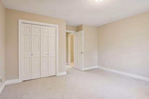 14 Lake Bay, North Oaks, MN 55127