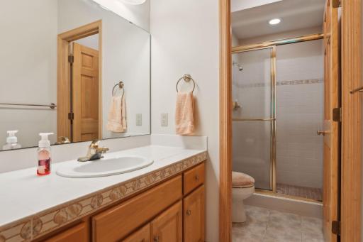 14 Lake Bay, North Oaks, MN 55127