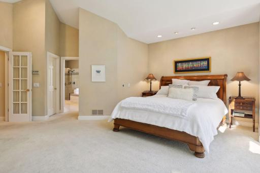 14 Lake Bay, North Oaks, MN 55127