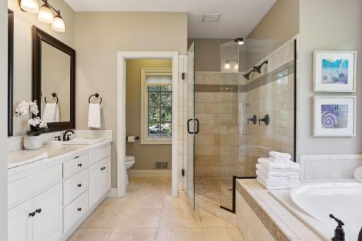 14 Lake Bay, North Oaks, MN 55127