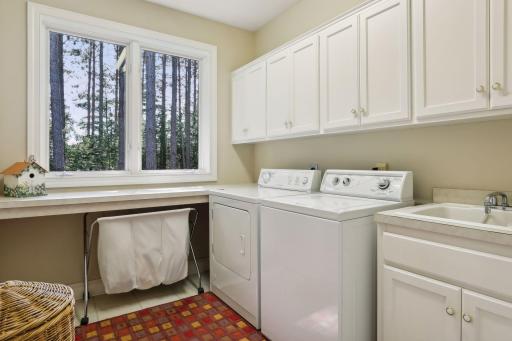 14 Lake Bay, North Oaks, MN 55127