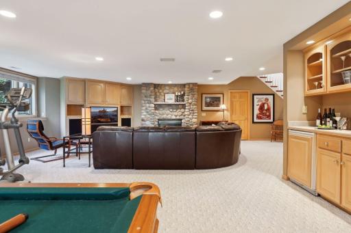 14 Lake Bay, North Oaks, MN 55127
