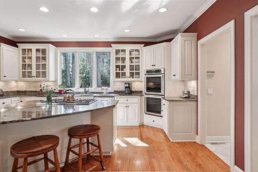 14 Lake Bay, North Oaks, MN 55127