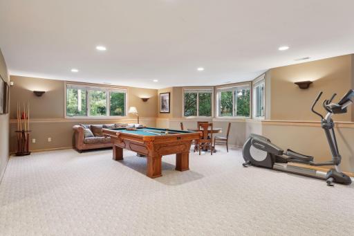 14 Lake Bay, North Oaks, MN 55127