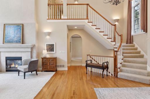 14 Lake Bay, North Oaks, MN 55127
