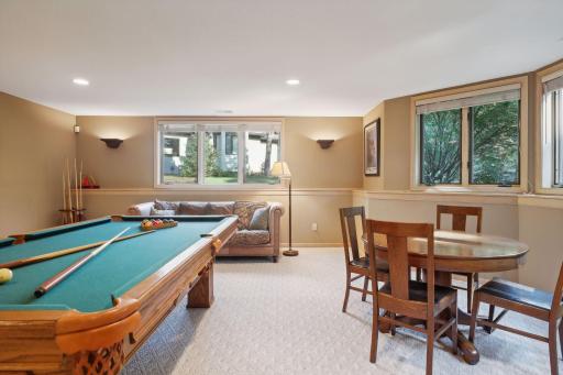 14 Lake Bay, North Oaks, MN 55127