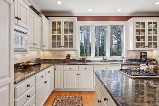 14 Lake Bay, North Oaks, MN 55127