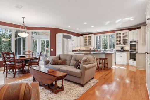 14 Lake Bay, North Oaks, MN 55127