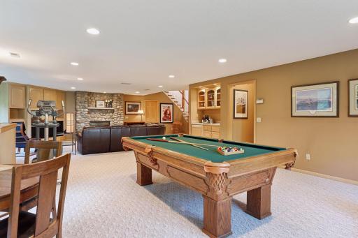 14 Lake Bay, North Oaks, MN 55127