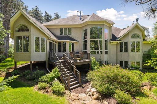 14 Lake Bay, North Oaks, MN 55127