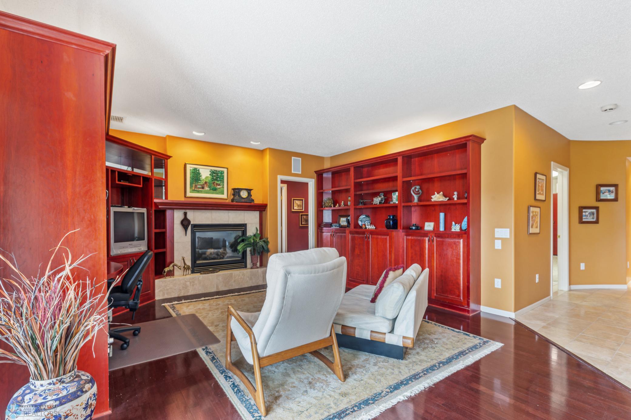 Den/Bonus Space