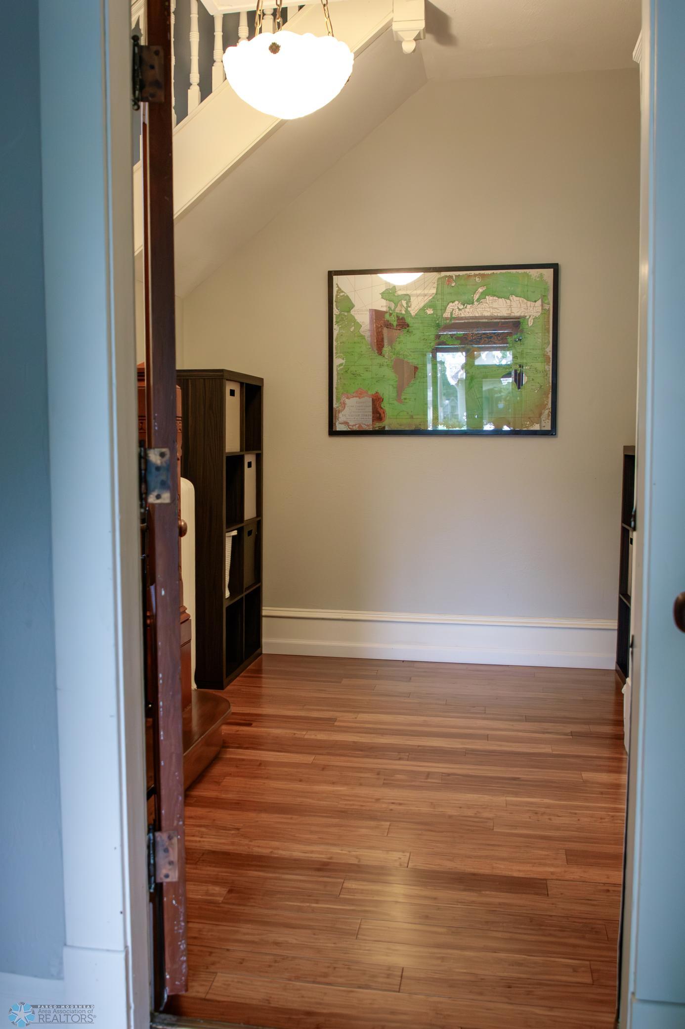 07 Front Entry.jpg