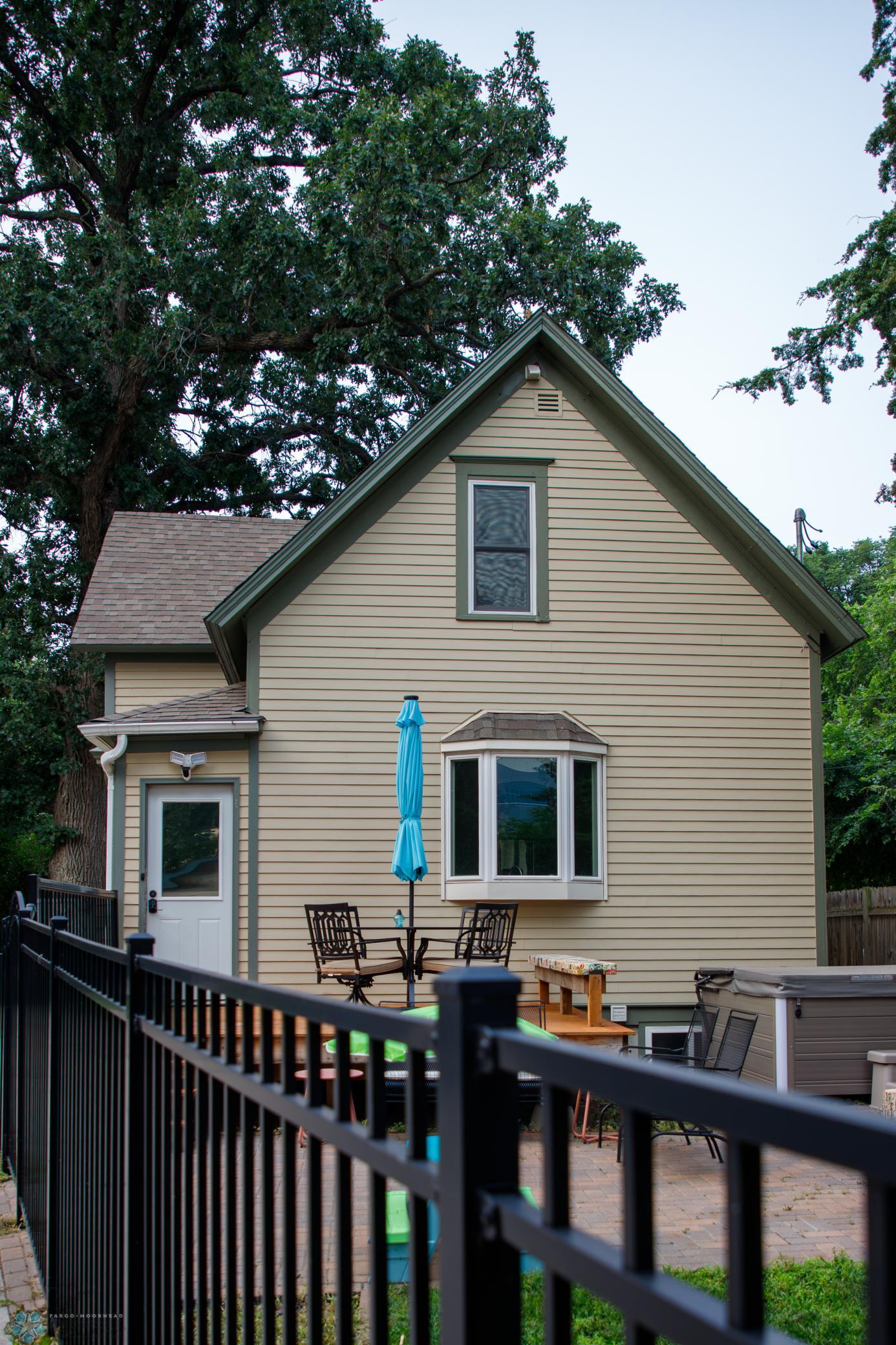 04 Back of house.jpg
