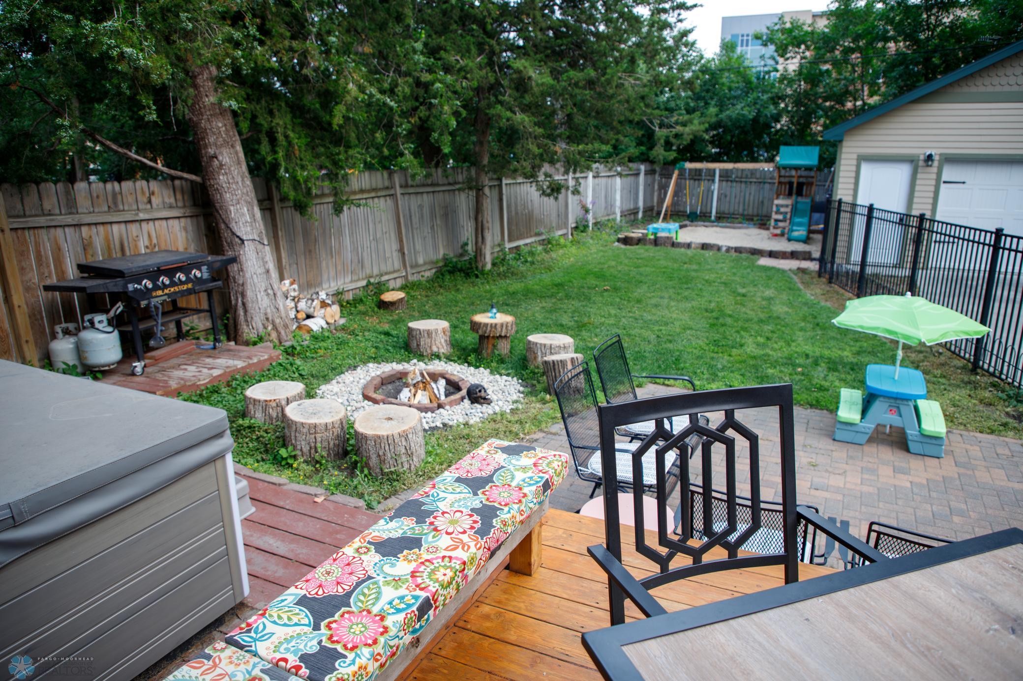 06 Backyard 2.jpg