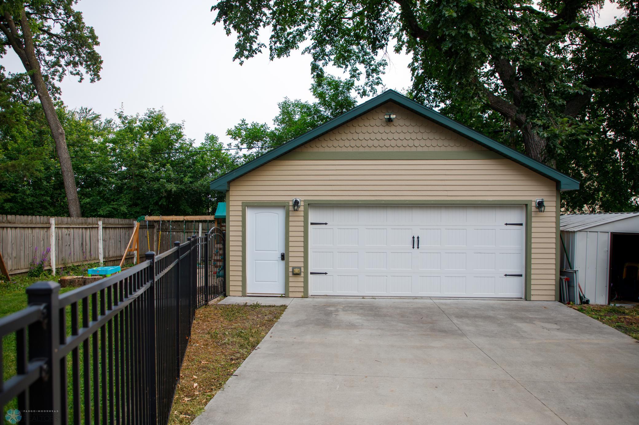 03 Garage.jpg
