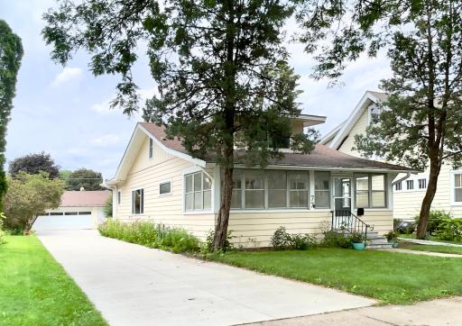 77 Stevens Street E, Saint Paul, MN 55107