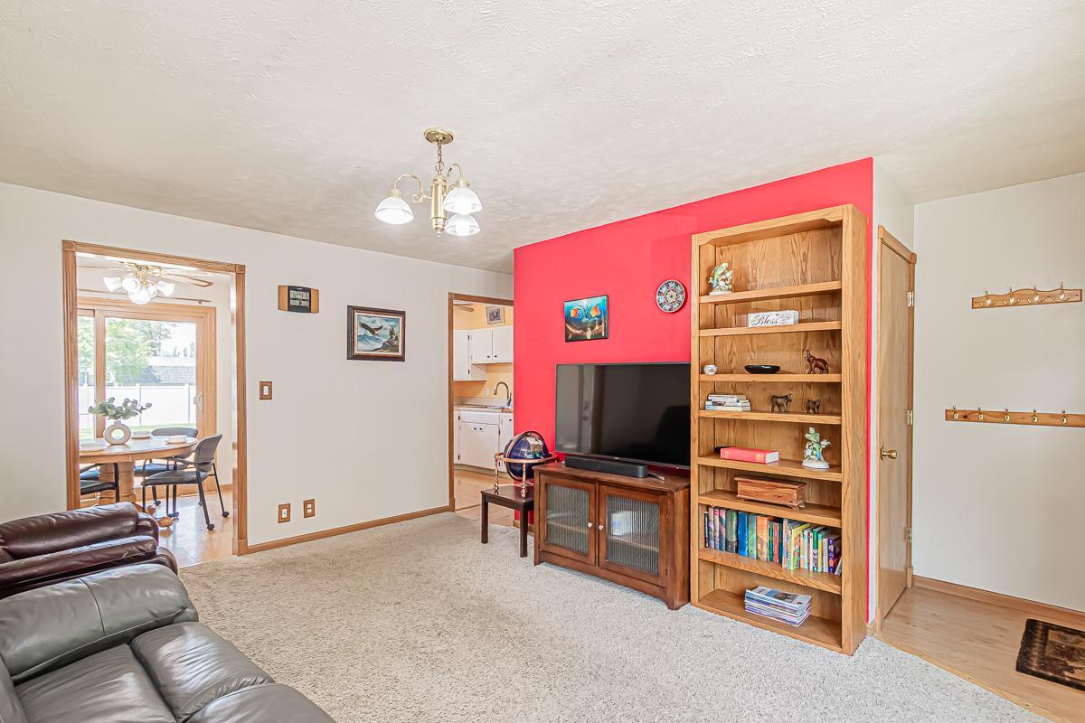 624 3rd St E, West Fargo, ND 58078-43.jpg